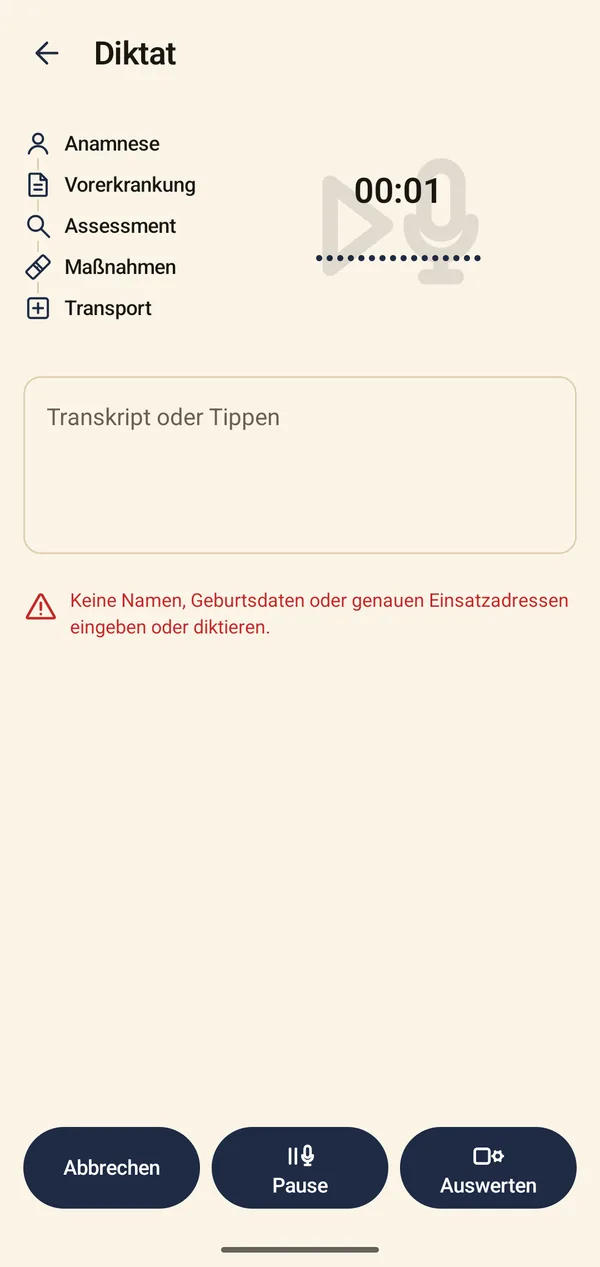 Diktat-Bildschirm: Aufnahme läuft, links die Struktur von Anamnese bis Transport